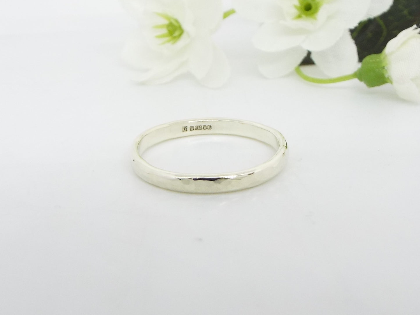 9ct White Gold Wedding Ring - Hammered - Slim