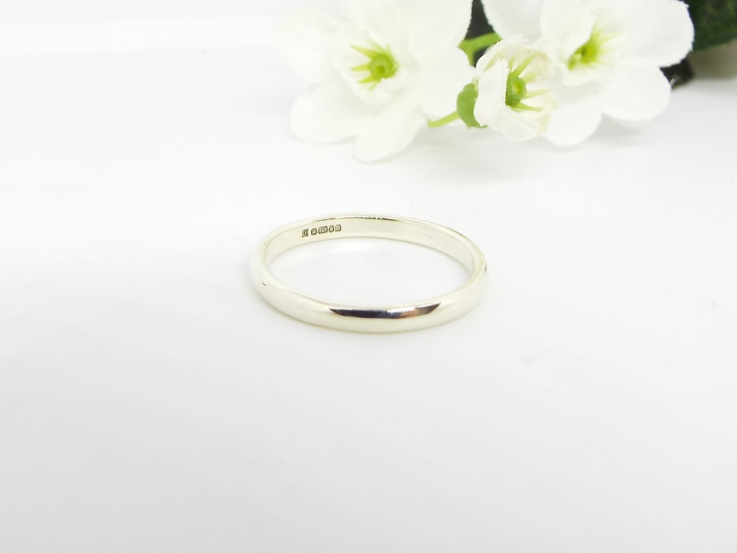 9ct White Gold Wedding Ring - Smooth Polished - Slim